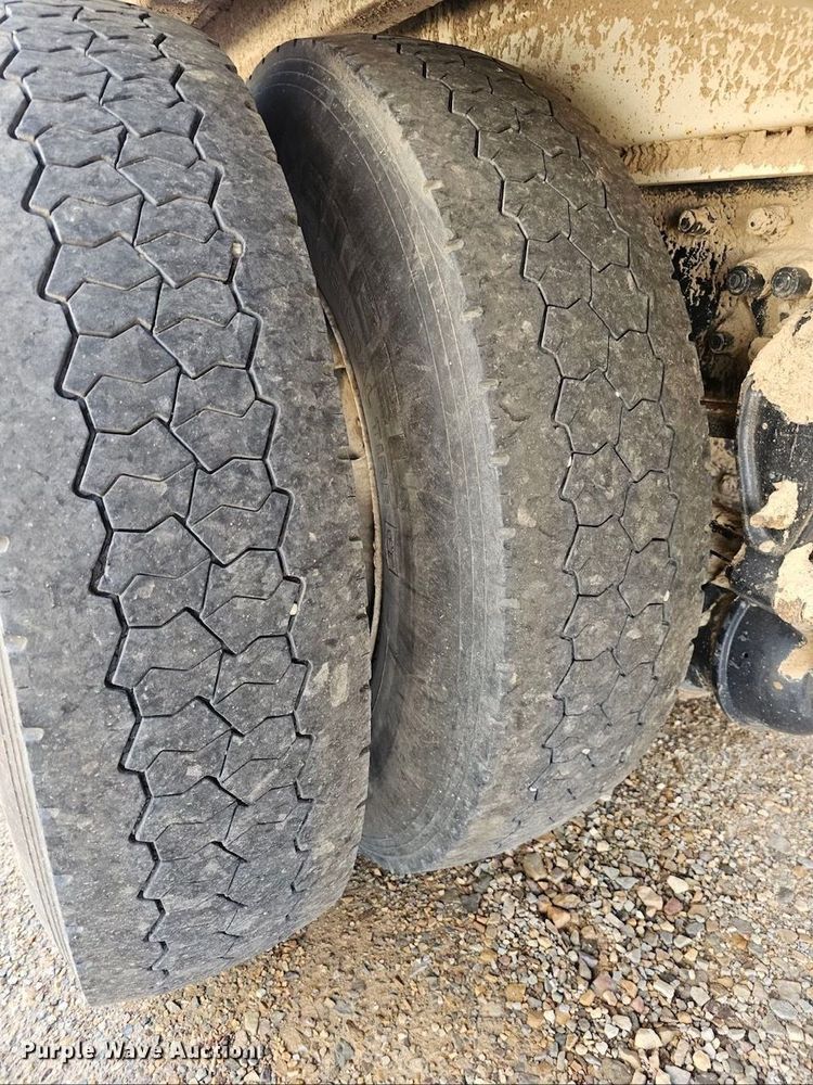 image for item DK7884 2007 Kenworth T300  cotton module transport truck