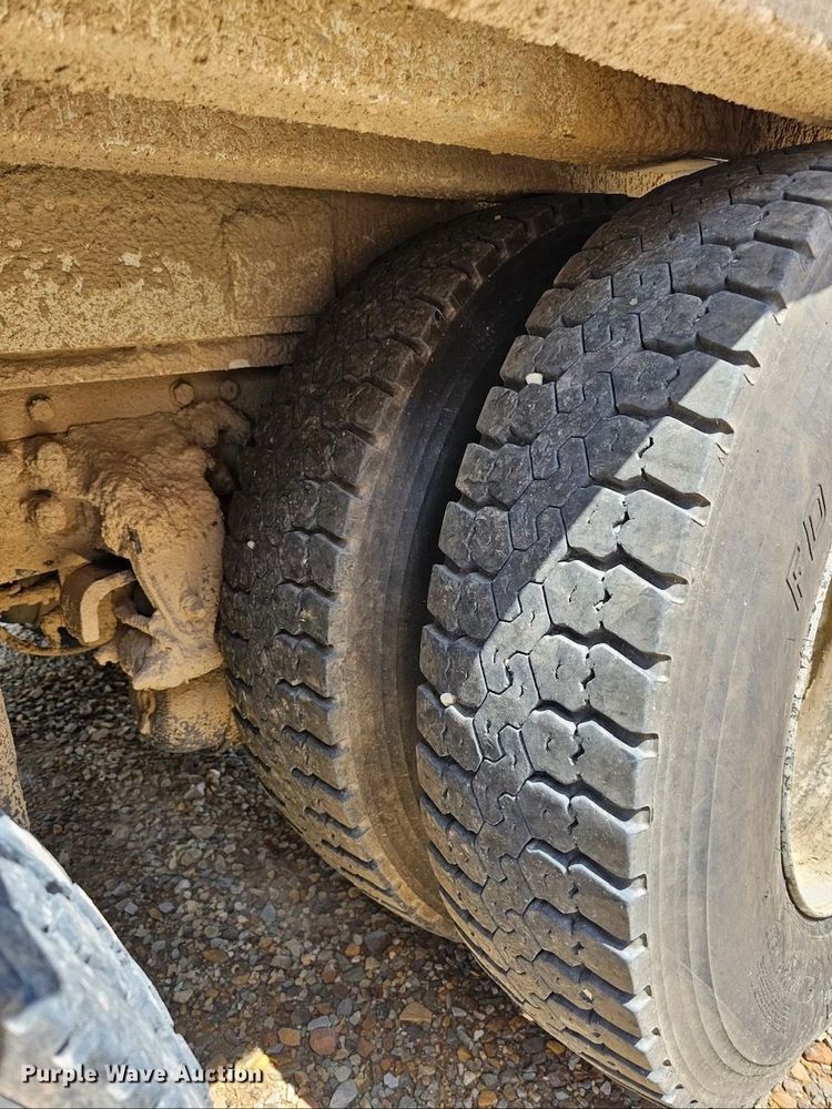 image for item DK7884 2007 Kenworth T300  cotton module transport truck