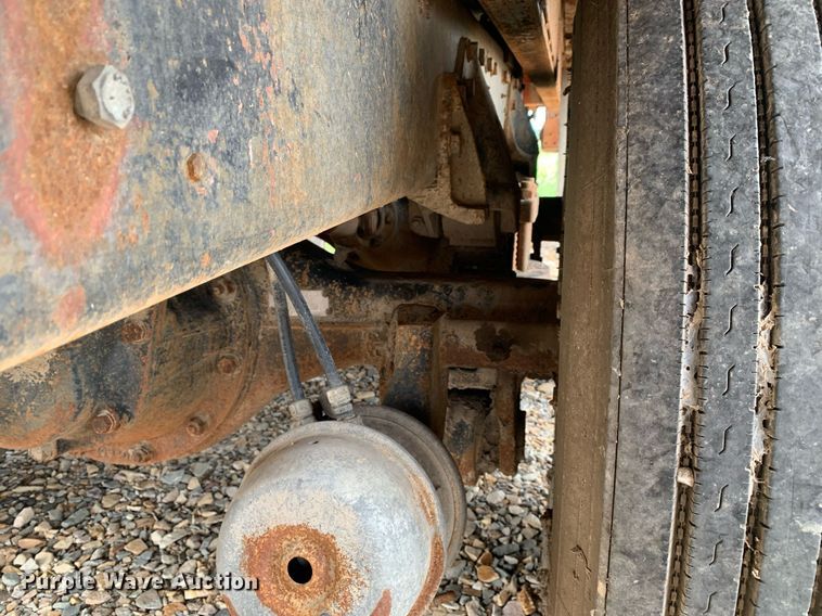 image for item DK7885 1981 International F1954  cotton module transport truck