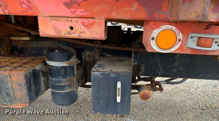 image for item DK7885 1981 International F1954  cotton module transport truck