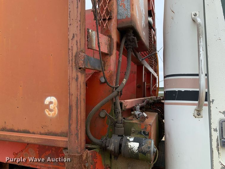 image for item DK7885 1981 International F1954  cotton module transport truck