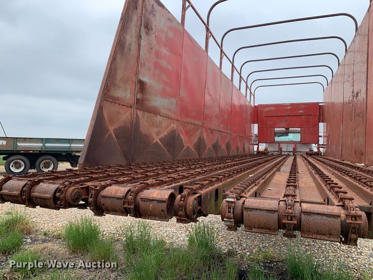 image for item DK7885 1981 International F1954  cotton module transport truck