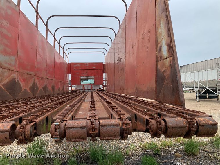 image for item DK7885 1981 International F1954  cotton module transport truck