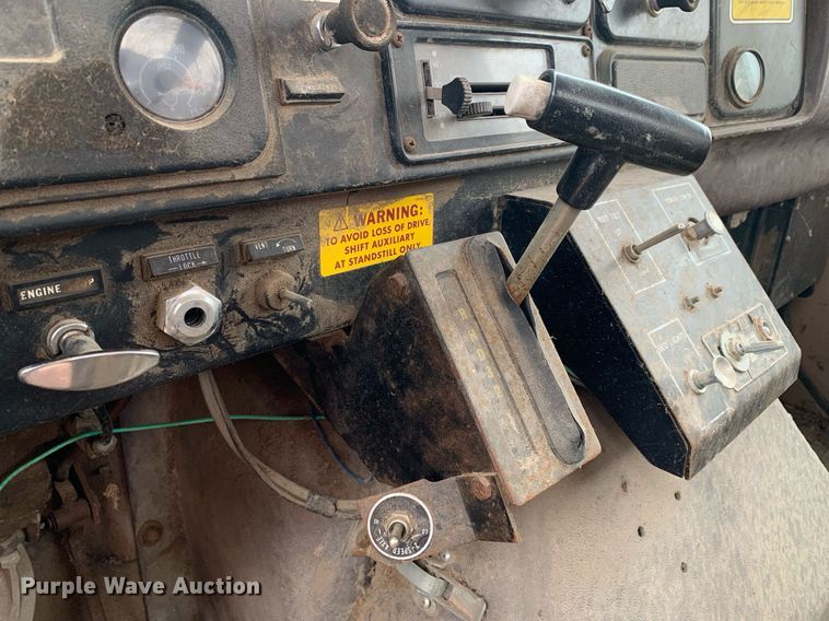 image for item DK7885 1981 International F1954  cotton module transport truck