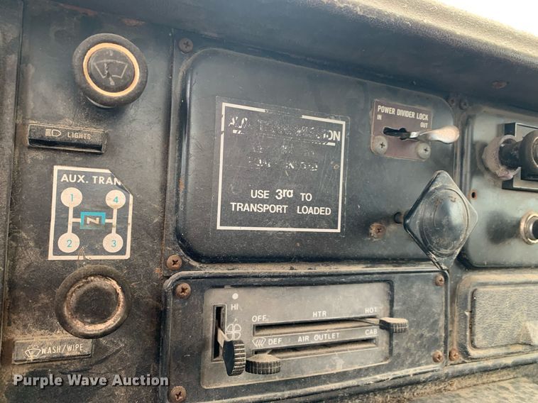 image for item DK7885 1981 International F1954  cotton module transport truck