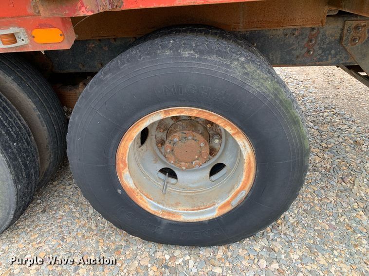 image for item DK7885 1981 International F1954  cotton module transport truck