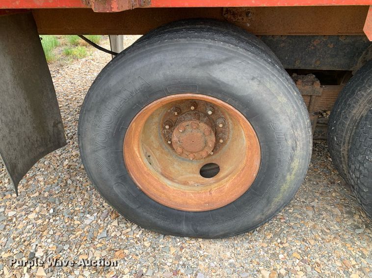 image for item DK7885 1981 International F1954  cotton module transport truck