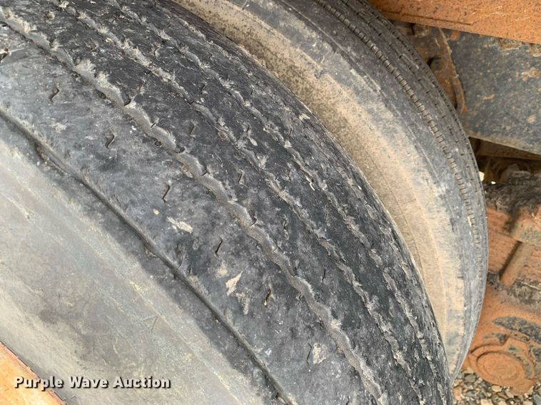 image for item DK7885 1981 International F1954  cotton module transport truck