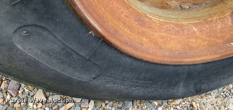 image for item DK7885 1981 International F1954  cotton module transport truck