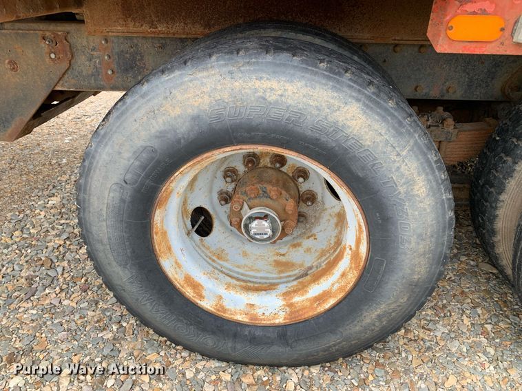 image for item DK7885 1981 International F1954  cotton module transport truck