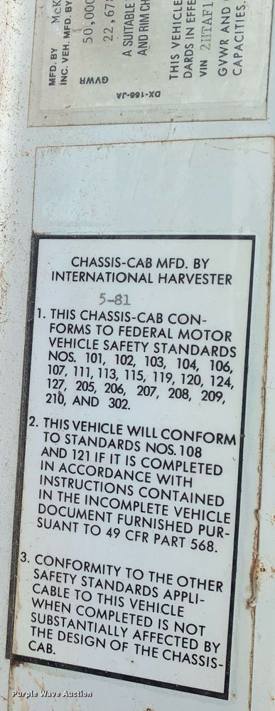 image for item DK7885 1981 International F1954  cotton module transport truck