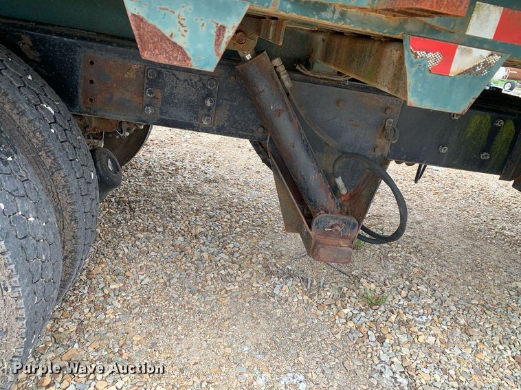 image for item DK7886 1998 Mack RD688S  cotton module transport truck