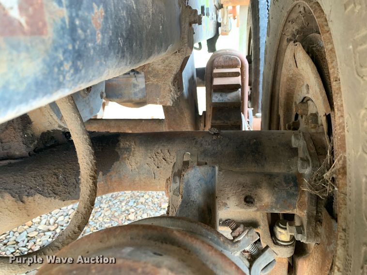 image for item DK7886 1998 Mack RD688S  cotton module transport truck