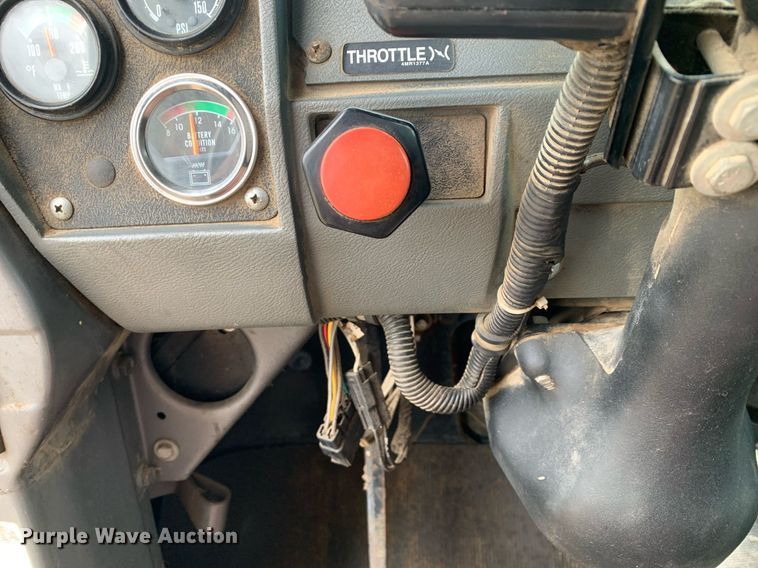 image for item DK7886 1998 Mack RD688S  cotton module transport truck