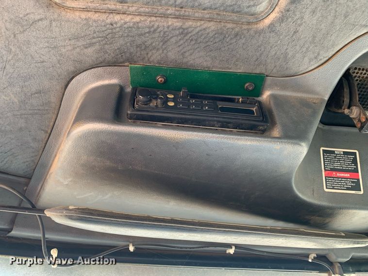 image for item DK7886 1998 Mack RD688S  cotton module transport truck