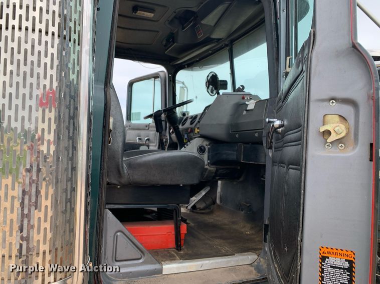 image for item DK7886 1998 Mack RD688S  cotton module transport truck