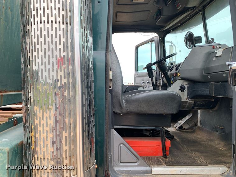 image for item DK7886 1998 Mack RD688S  cotton module transport truck