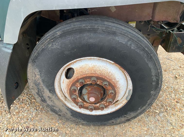 image for item DK7886 1998 Mack RD688S  cotton module transport truck