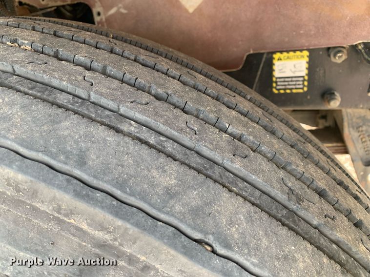 image for item DK7886 1998 Mack RD688S  cotton module transport truck