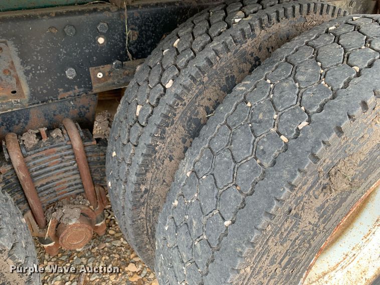 image for item DK7886 1998 Mack RD688S  cotton module transport truck