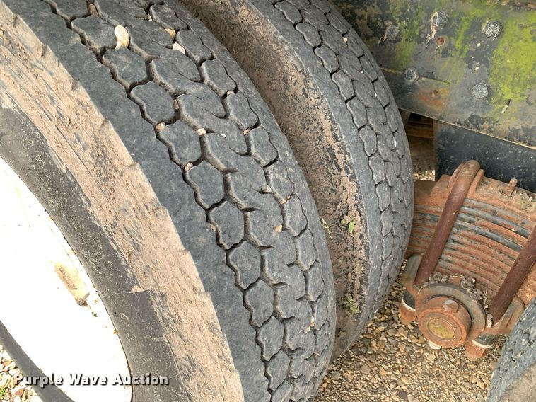 image for item DK7886 1998 Mack RD688S  cotton module transport truck