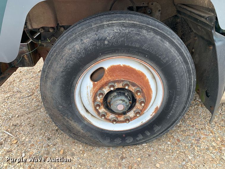 image for item DK7886 1998 Mack RD688S  cotton module transport truck