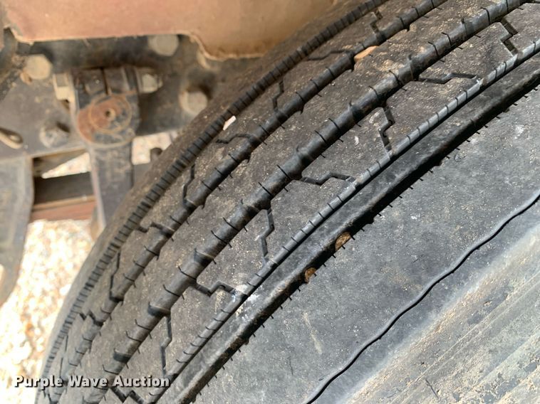 image for item DK7886 1998 Mack RD688S  cotton module transport truck