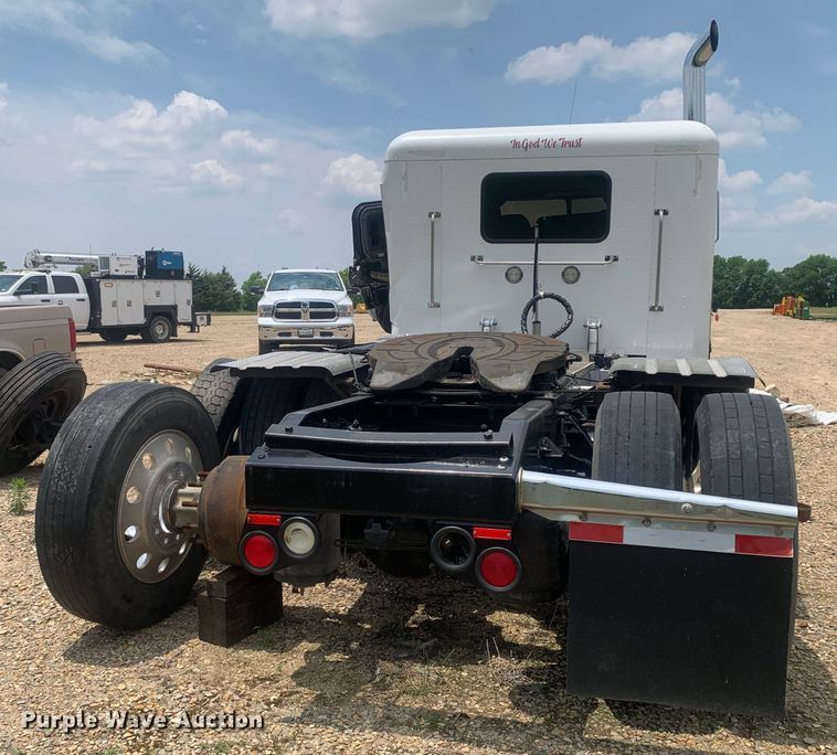 image for item DK7887 2014 Peterbilt 389  semi truck