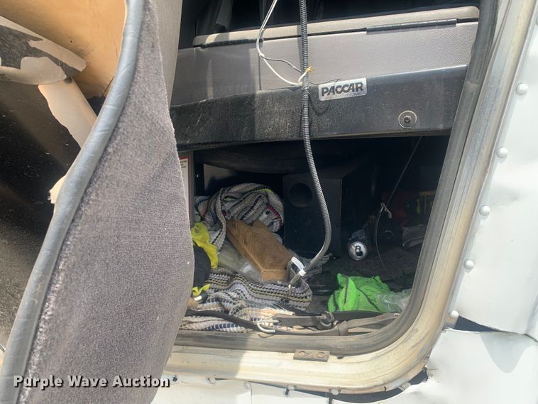 image for item DK7887 2014 Peterbilt 389  semi truck