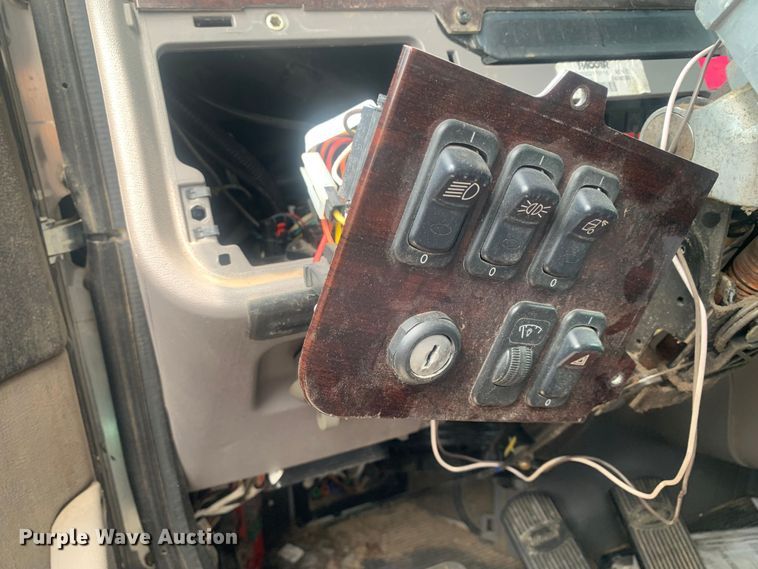 image for item DK7887 2014 Peterbilt 389  semi truck