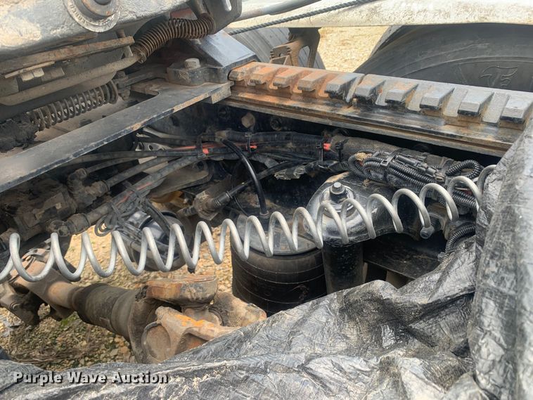 image for item DK7887 2014 Peterbilt 389  semi truck