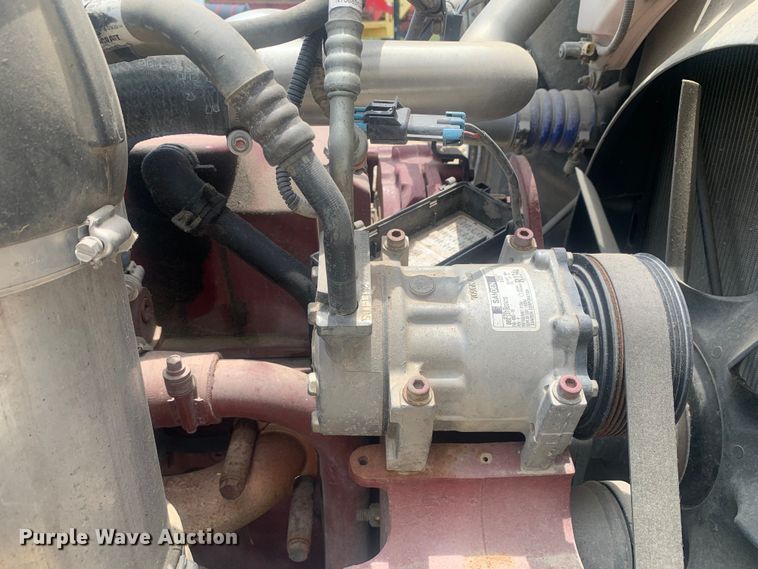 image for item DK7887 2014 Peterbilt 389  semi truck