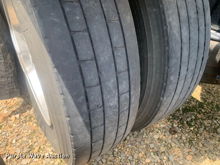 image for item DK7887 2014 Peterbilt 389  semi truck