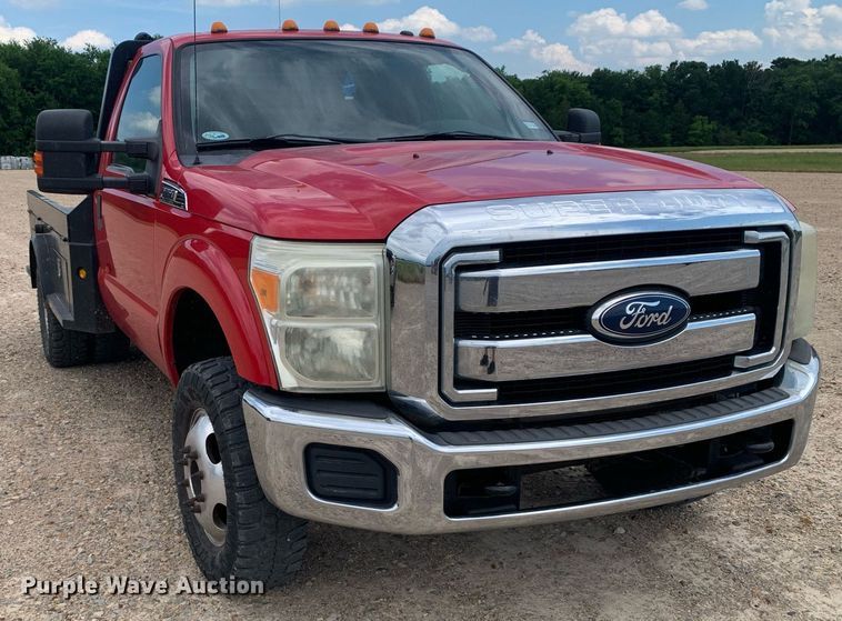 image for item DK7892 2011 Ford F350 Super Duty  flatbed pickup truck