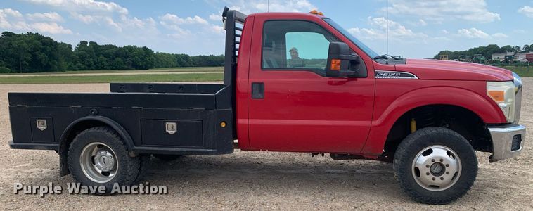 image for item DK7892 2011 Ford F350 Super Duty  flatbed pickup truck