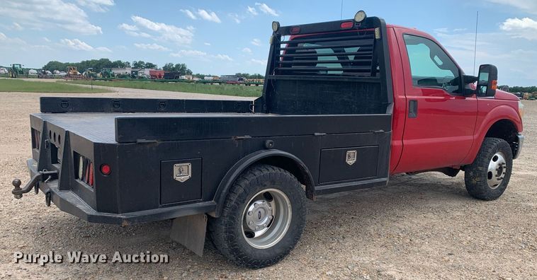 image for item DK7892 2011 Ford F350 Super Duty  flatbed pickup truck