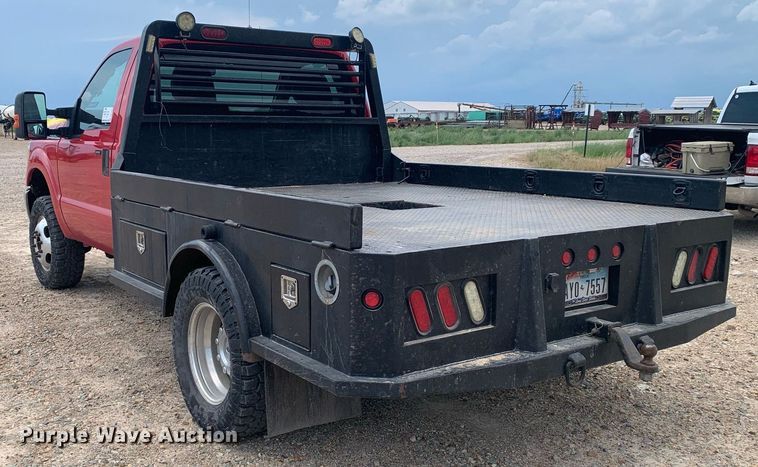 image for item DK7892 2011 Ford F350 Super Duty  flatbed pickup truck