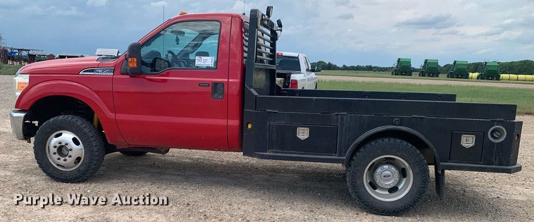 image for item DK7892 2011 Ford F350 Super Duty  flatbed pickup truck