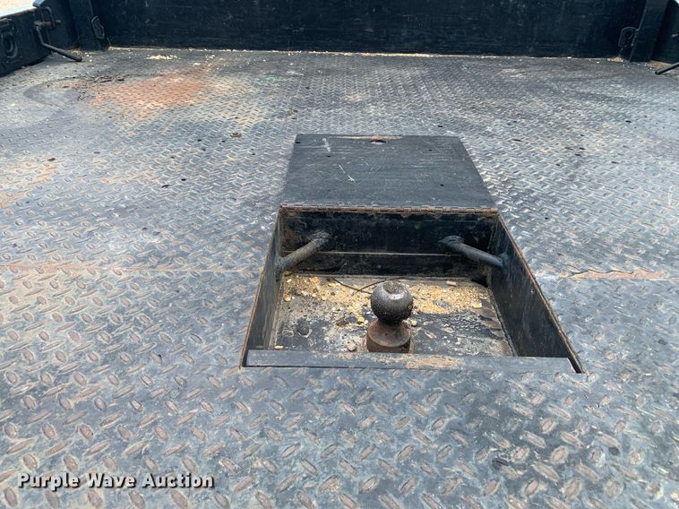 image for item DK7892 2011 Ford F350 Super Duty  flatbed pickup truck