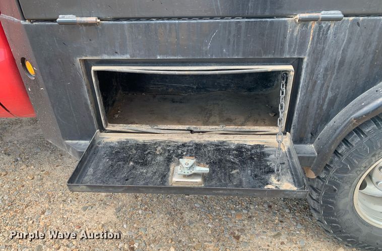 image for item DK7892 2011 Ford F350 Super Duty  flatbed pickup truck