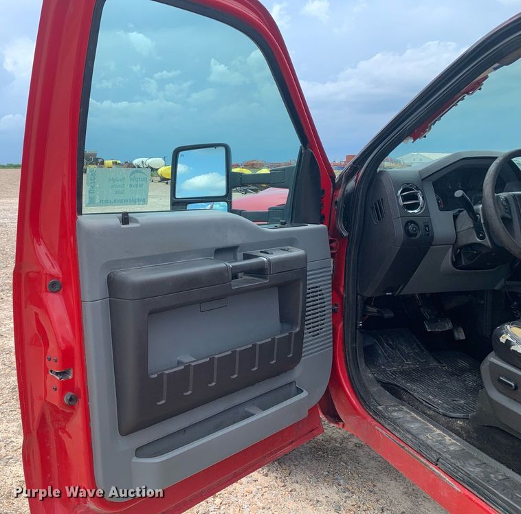 image for item DK7892 2011 Ford F350 Super Duty  flatbed pickup truck