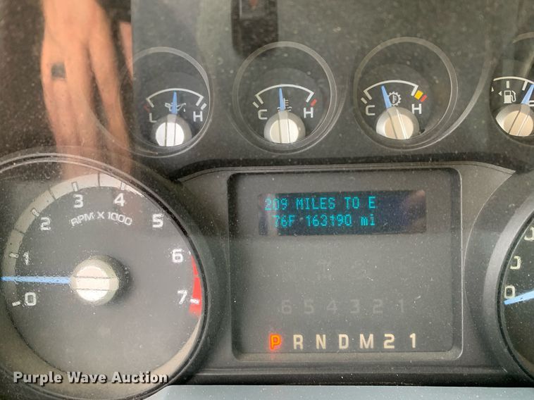 image for item DK7892 2011 Ford F350 Super Duty  flatbed pickup truck