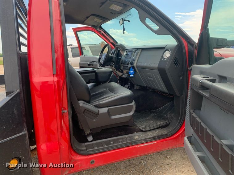 image for item DK7892 2011 Ford F350 Super Duty  flatbed pickup truck