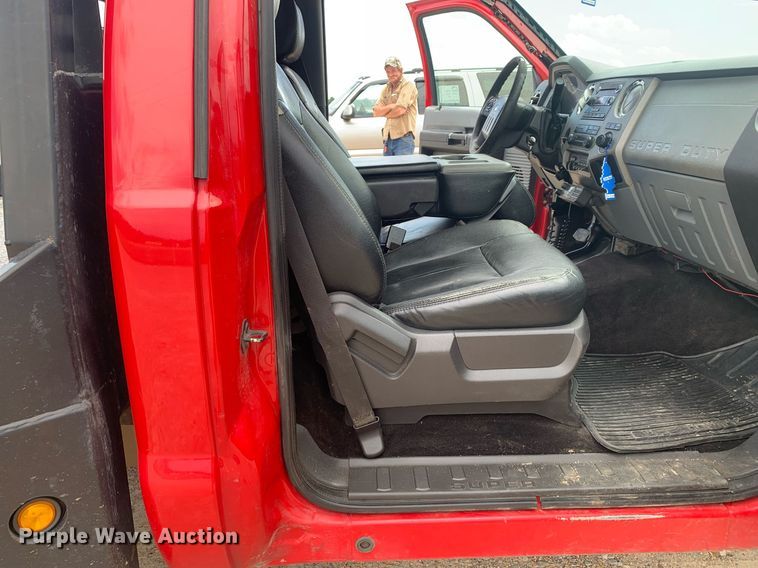 image for item DK7892 2011 Ford F350 Super Duty  flatbed pickup truck