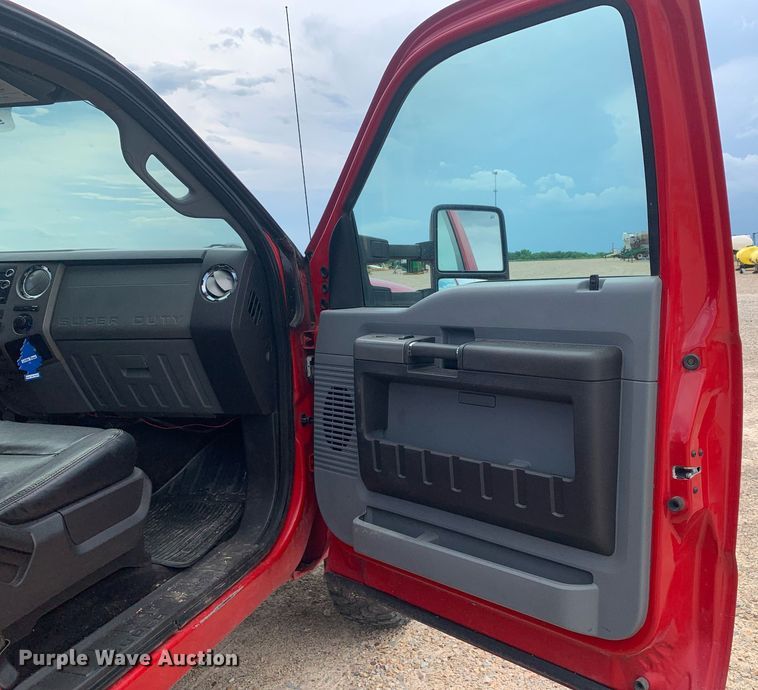 image for item DK7892 2011 Ford F350 Super Duty  flatbed pickup truck