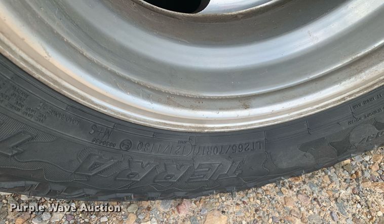 image for item DK7892 2011 Ford F350 Super Duty  flatbed pickup truck