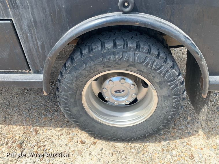 image for item DK7892 2011 Ford F350 Super Duty  flatbed pickup truck