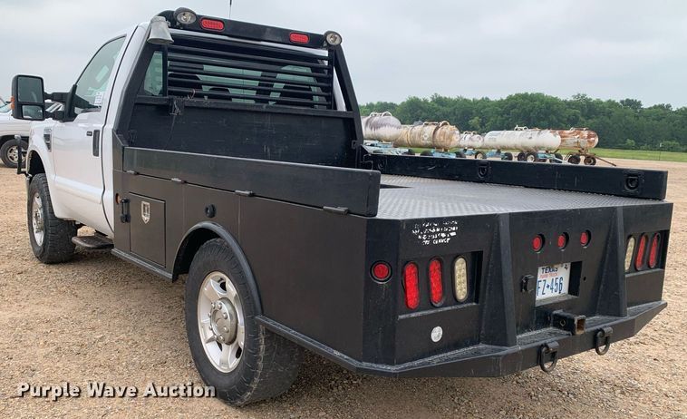 image for item DK7895 2010 Ford F350 Super Duty  flatbed pickup truck