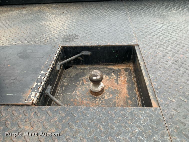 image for item DK7895 2010 Ford F350 Super Duty  flatbed pickup truck