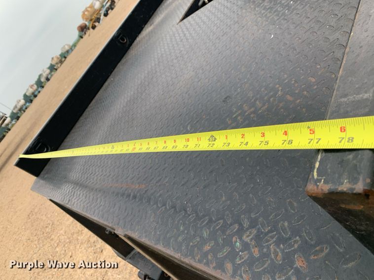 image for item DK7895 2010 Ford F350 Super Duty  flatbed pickup truck